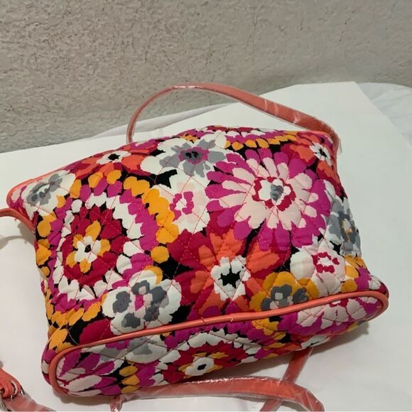 New Vera Bradley Pixie Blooms Shoulder Bag curvy crossbody Discontinued - Picture 7 of 12